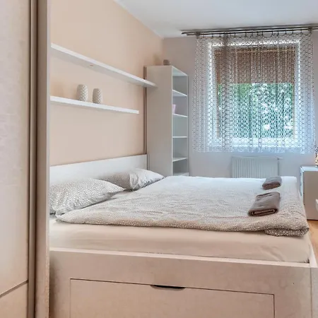 아파트 Acco Rent - Apartament Wenecja *